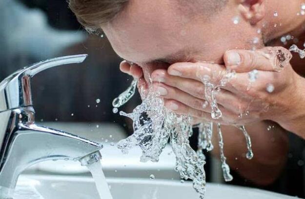 脸部干燥导致很多麻烦 脸部补水最好的方法有哪些