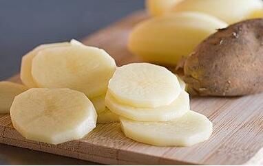 如何去眼袋？哪些食物可以缓解眼袋？