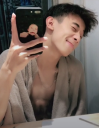 老师今天晚上让你桶个够 吃饭时也埋在她体内不愿出来