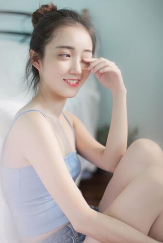 村子里的女人在夏天的时候都不爱戴罩罩 哥不要在这里恩会有人