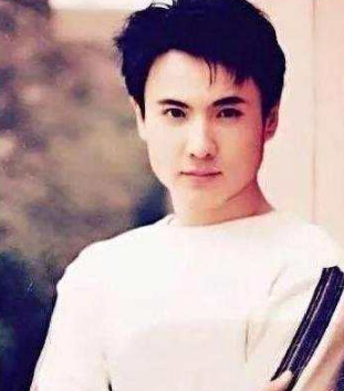 18岁的岳云鹏你见过吗 颜值真的可以秒杀小鲜肉了