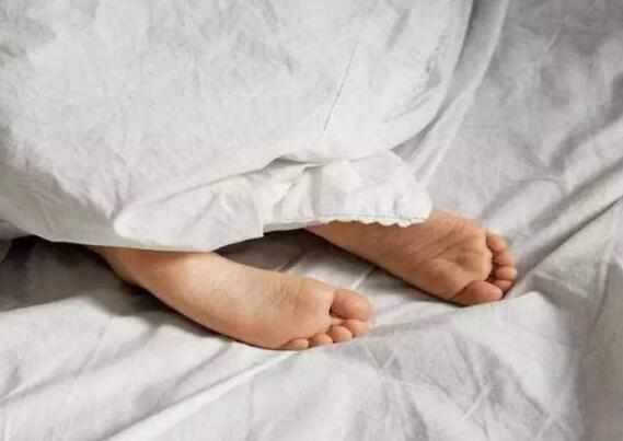 每对夫妻都应该坚持 性生活前小洗，性生活后大洗