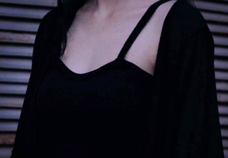 女的一夹一放什么感觉 小短裙被掀开一大片 被他老公压着