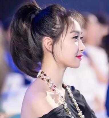 脸圆的女生什么样的发型好看又显瘦？2020年最新流行圆脸发型