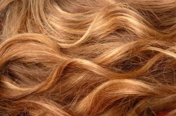 头发为什么没有光泽枯暗？ 头发干枯怎么护理呢？