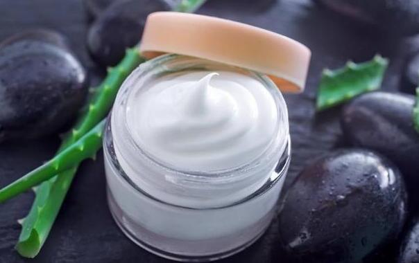 日常护肤用乳液还是用霜好 不同肤质 不同效果