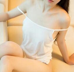 老师你水太多了我帮助你吧 周锐双手不停得挑逗着她的小太阳