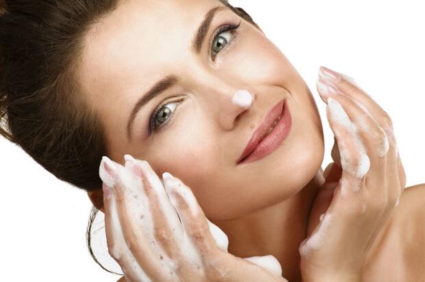 夏天过去了，大家有晒黑了吗？ 什么方法可以快速美白皮肤呢？