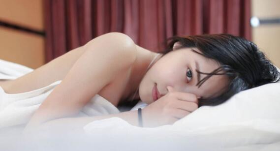 太粗太长弄死了我了 孟婉晴浑身一涨，忍不住发出了丝丝呜咽