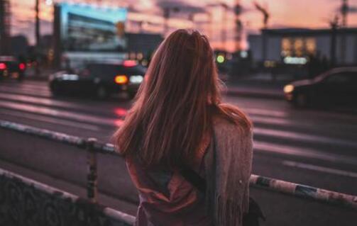 还是在这里干着爽 那股酥麻的电流更加强烈，不禁发出娇喘声