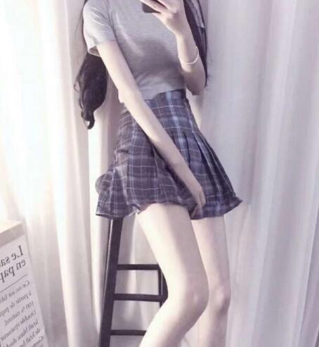 把黄瓜当成男人那个 她不自觉的张开了腿 打开腿我想尝尝你的味道