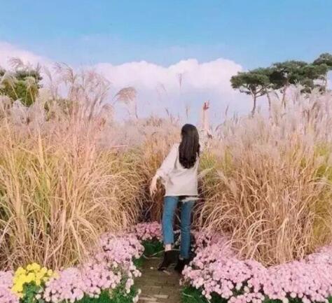 孙晓兰忍不住叫出声来!啊!哦宝贝你趴在洗手台上