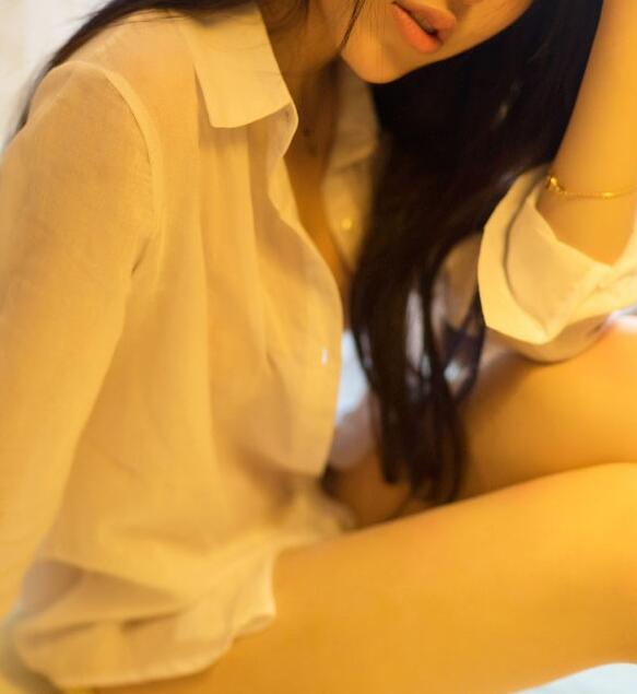 男的为什么要一进一出，姐夫有着六块腹肌的身材，还有那惊人的尺度