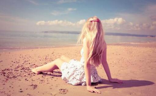 我痒了求求你给我 李玲沉浸在那种舒适中无法自拔，迫切想要更多