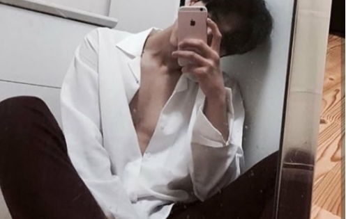 他抱着我那里顶着我 快点快点进来嘛人家要快 男朋友说让我舒服上天