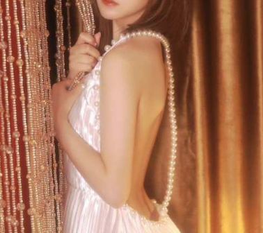 宝贝慢慢来 看看镜子里的你有多荡 对着镜子从后面挺进她