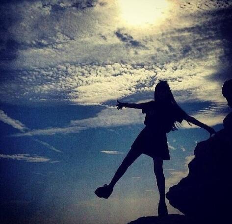 周叔,那,那你小心点,我怕疼,宝贝 里面真舒服 不想出来了