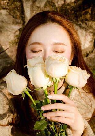 乘再深一点就不疼了,紧接着，便又舒服的想要叫出声