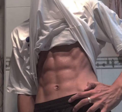 男生生理反应什么感觉 憋着很难受吗 下面顶着你是什么意思