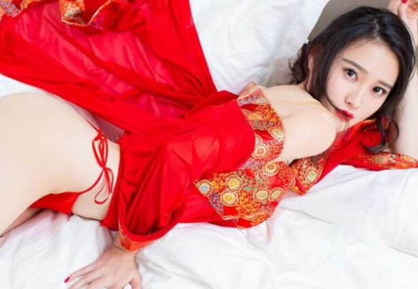 男朋友上学不让穿内裤 和同桌做羞羞事没带安全套