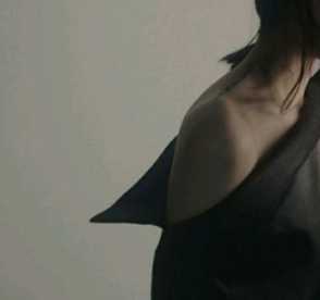 学长别在教室我们换个地方吧 和我在卫生间里