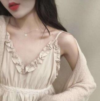 宝贝乖,再忍忍就好了 脸蛋上已经布满了红晕，十分的投入