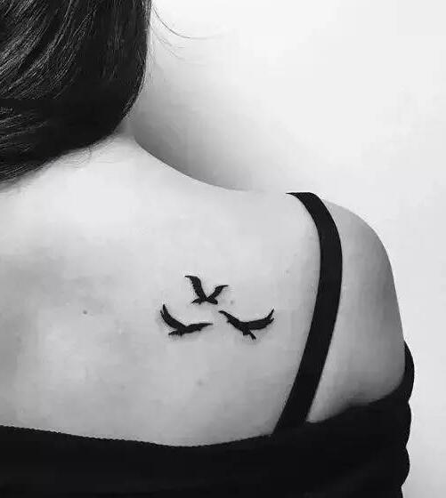 啊我下面好养又酥又痒 小光 别走呀 帮姐搓搓背