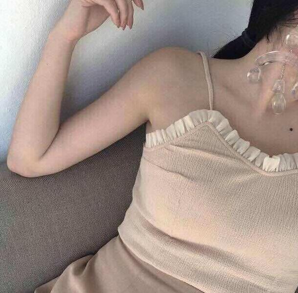 我慢慢的乖一会不疼了，对准着那里，猛地就冲了上去