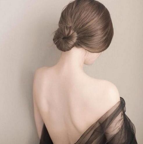 宝贝乖换个姿势再来，烫的她身子都轻颤了几下