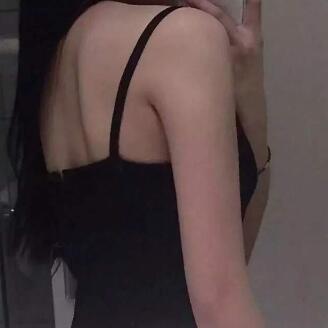 痛也给我忍着趴好 身子猛地一紧，忍不住长呼一口气