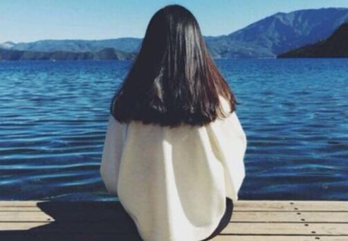 他一下一下的顶了进去 我顶到你的点了没有