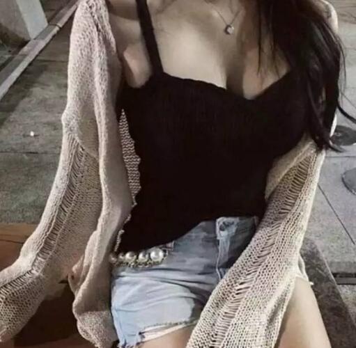 挺立的乳尖更是晃地厉害，蜜汁流得到处都是