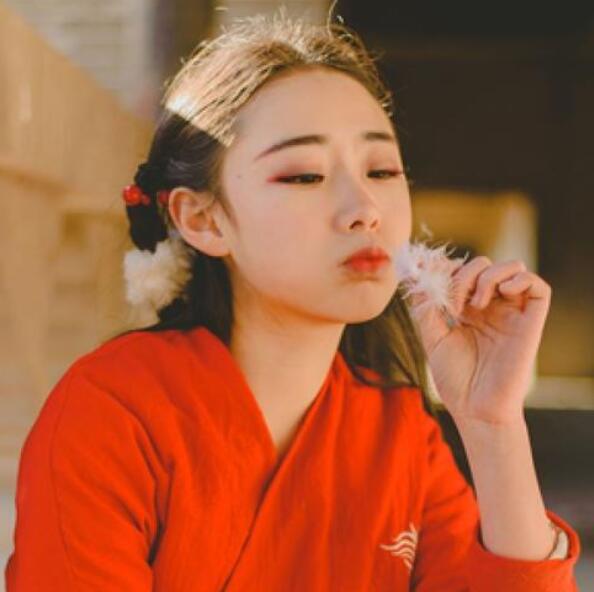 大夫把门关上插我 瘦老头硬硬的 木马上凸起电动木棒