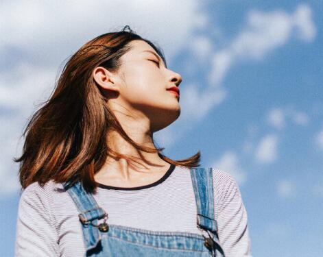 就喜欢听你在我下面叫 帮我含一下它想你了啊 亲爱的我好想你干