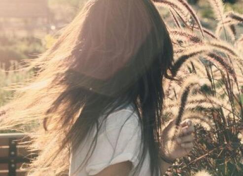 同时上女朋友和她闺蜜 你这样让姐姐好痒呢，快给姐姐挠挠痒