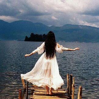 老子爽够了就放过你 不自觉地扭动着腰肢，红润的小嘴儿中发出声音