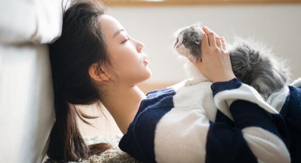 乖让我舔会让你舒服的|哦嗯顶到花心了不要 浪货嗯这么湿还说不要