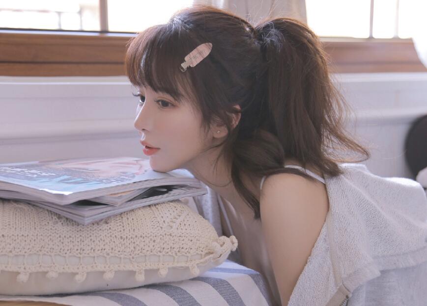 医生㖭我下面 一把扯下肚兜含着双乳 唔,有人来了,快停下