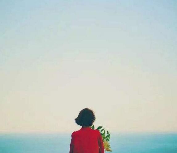 这么大会撑坏掉的，肥胖校长已经在她身上动了起来