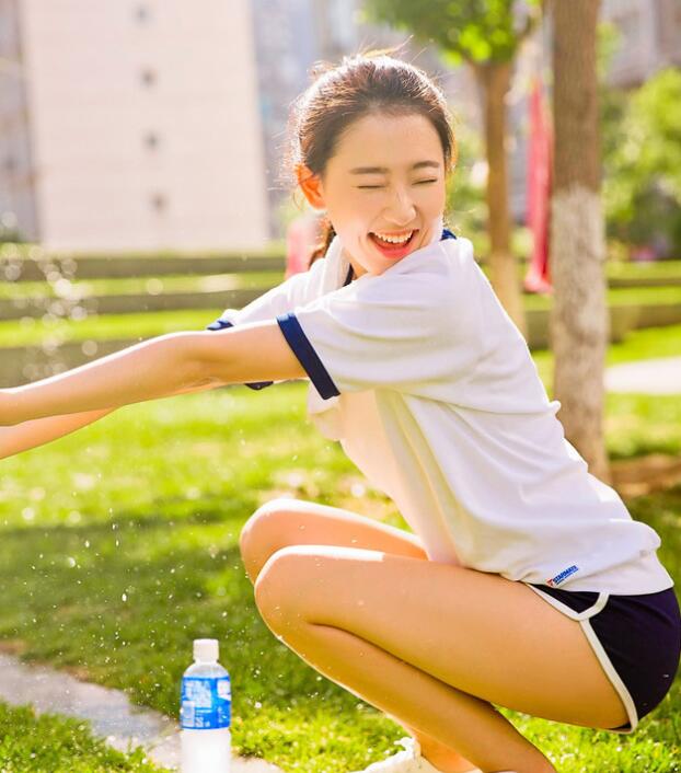 蜜汁在马背上流下来|浪货嗯这么湿还说不要 哦嗯顶到花心了不要