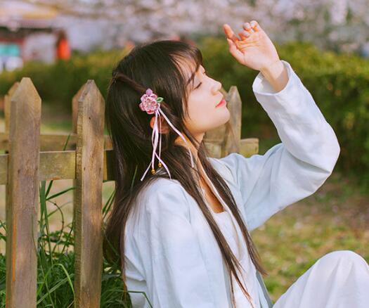 办公室上面在开会下面在口 宝贝儿 小点声 你尖叫我容易冲动