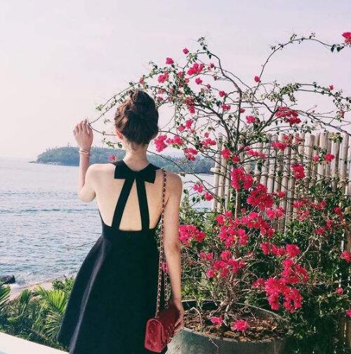 小东西才几天没做就湿成这样，宝贝够不够大舒不舒服