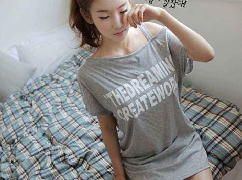 哥太深了肚子鼓起来了 小雪又胀又麻又酸又痒 含着一肚子精水