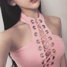 宝贝帮我吸出来 林姨顾头不顾尾，上身前倾，屁股翘了起来