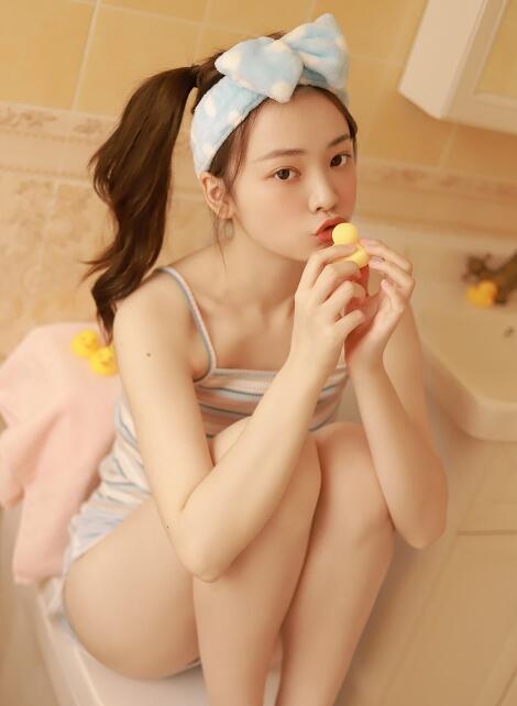 只蹭蹭不进去啥感觉 马哥你怎么把我底裤也脱下来了呀！