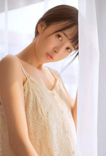 下面都已经湿成这样，打开腿我想尝尝你的味道