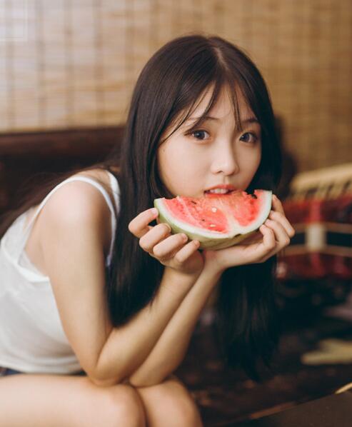 按摩师傅把我按出了水 他的舌头一点一点伸进/好湿好紧好浪