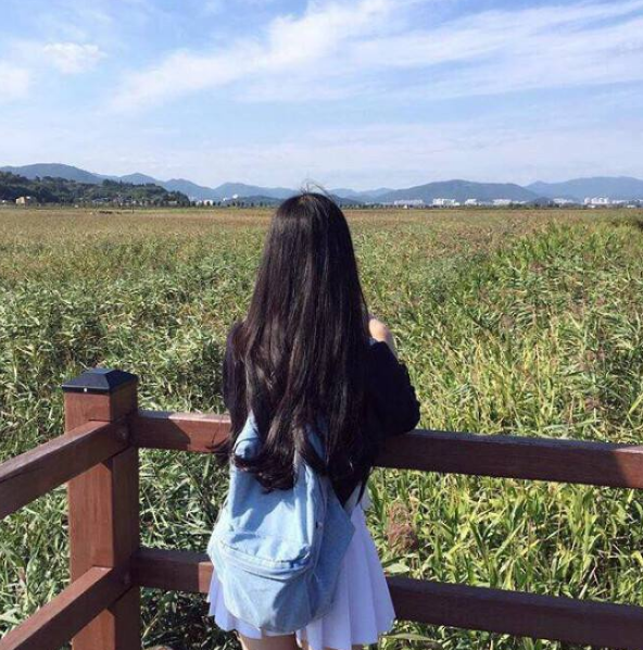 唔你就不能轻一点嘛很痛的|用手指捏着那凸起的两点