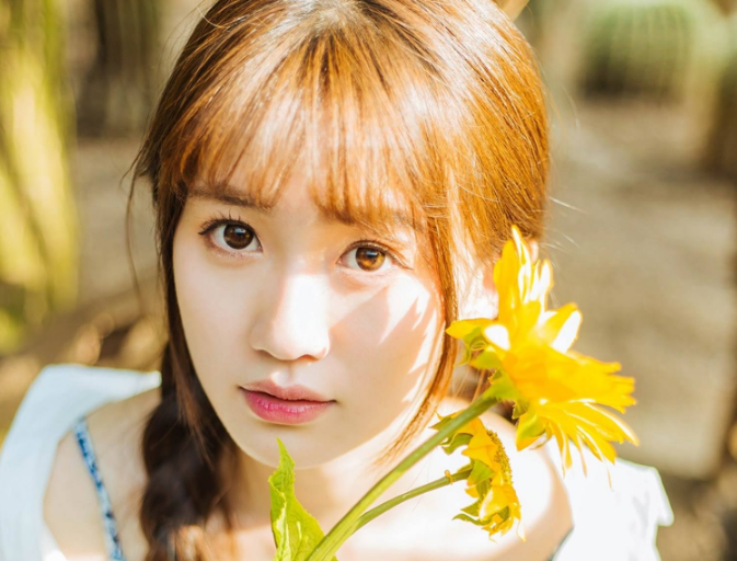 深一点我下面好爽，随后他慢慢凑过去