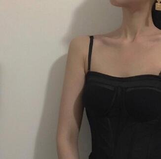 宝贝坐起来自己摇 沉迷醉在快感之中 口中轻微的娇喘